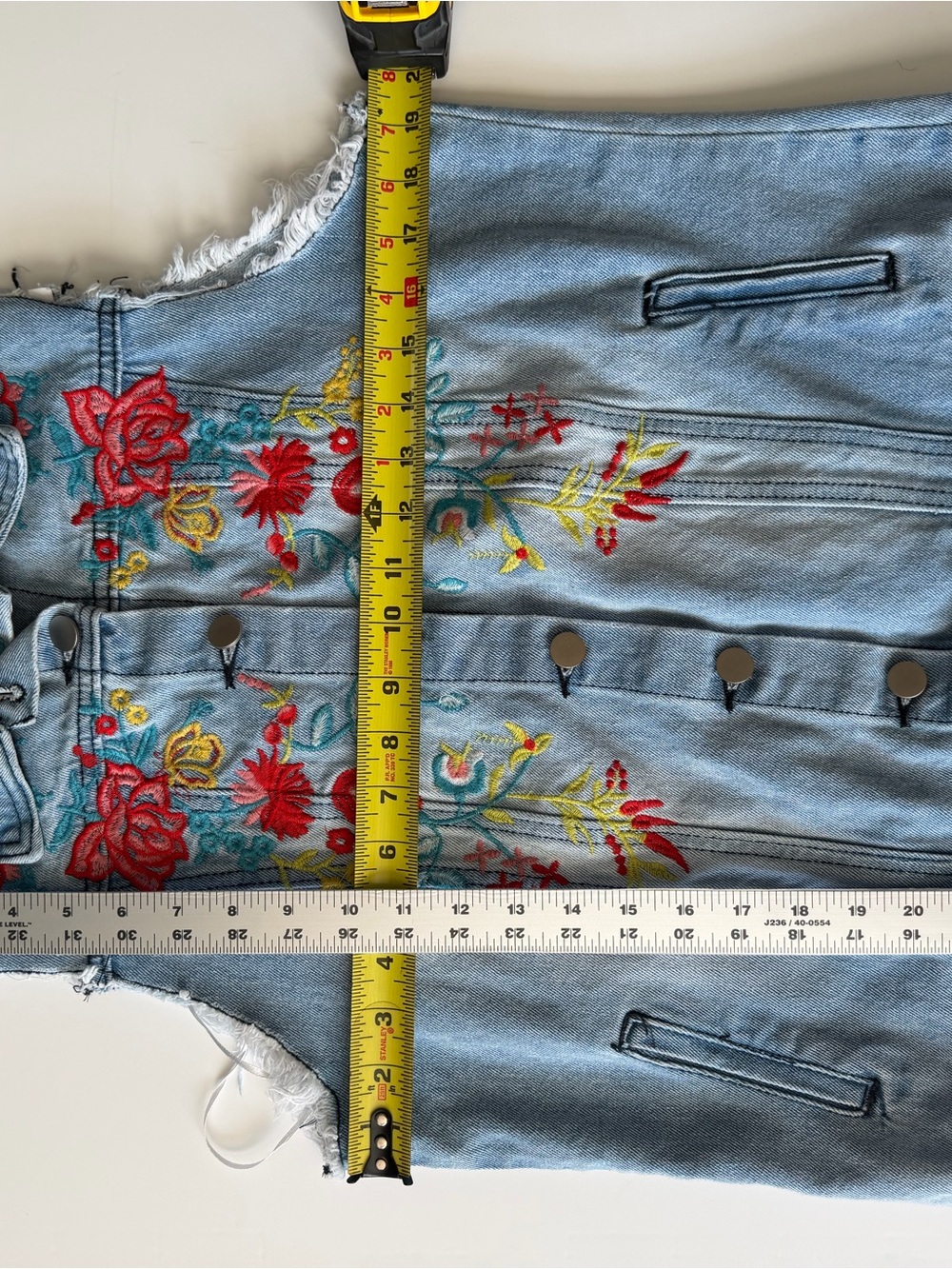 Light Blue Denim Vest w/ Red/Yellow Floral Embroidery M Boho Country Farmhouse - Picture 8 of 8